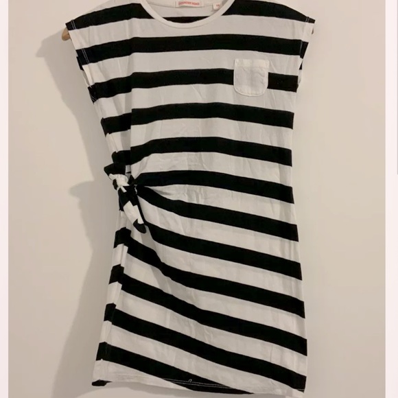 Country Road Top Womens Size 8 White & Black Striped Vest Style Shirt W/Side Bow - Picture 1 of 3